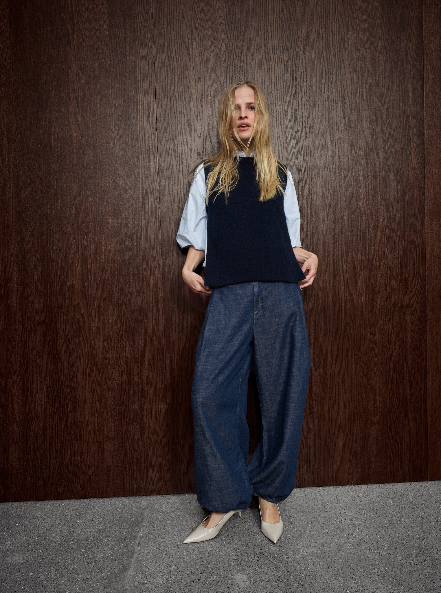 Modelshot / Dark Blue / Detail